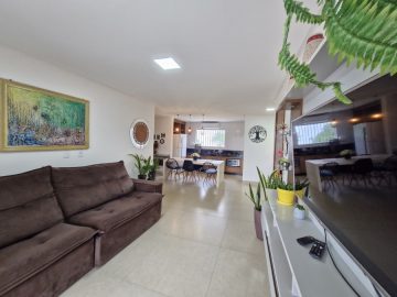 CASA EM FRENTE A PRAIA DO MUTA